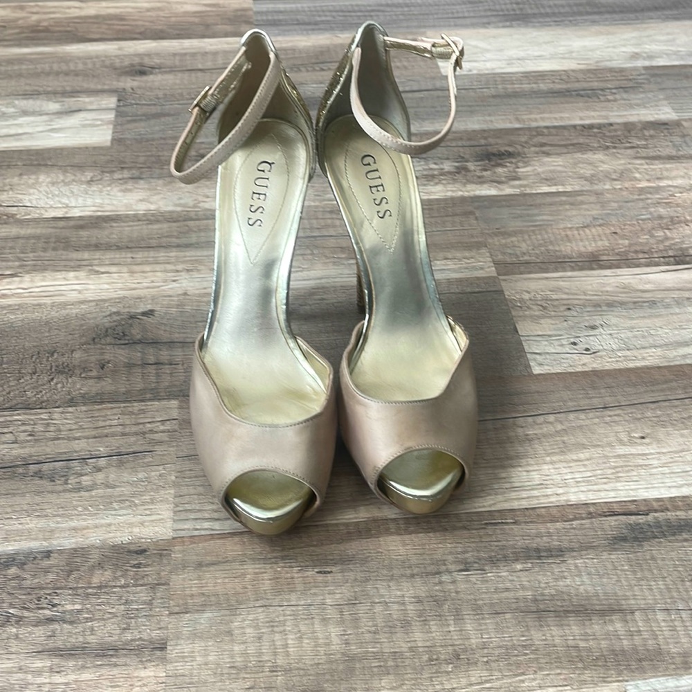 Womens gold Guess heels with glitter on back/heels size 8